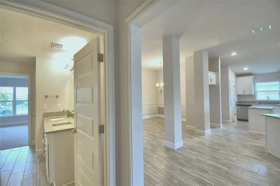 Spacious, unfurnished interior of a new home in Lake Juliana Estates, Auburndale (Image 26).