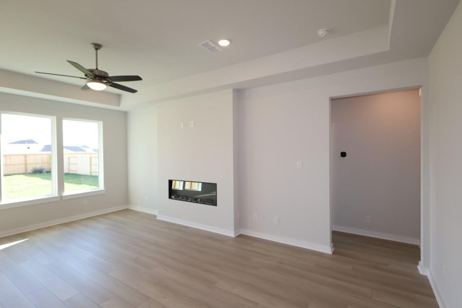 Spacious, unfurnished interior of a new home in Mason Woods, Cypress (Image 15).