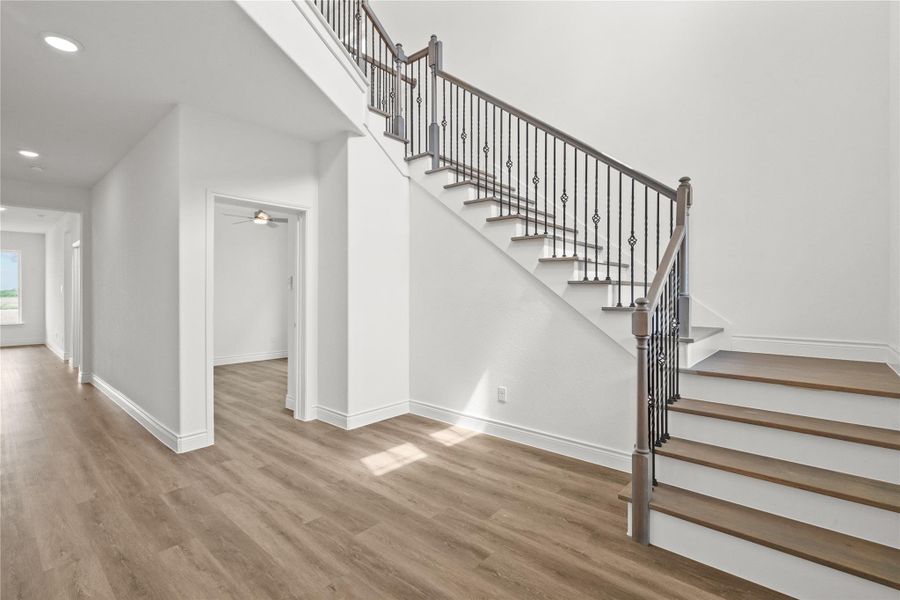 Spacious, unfurnished interior of a new home in , Texas City (Image 13).