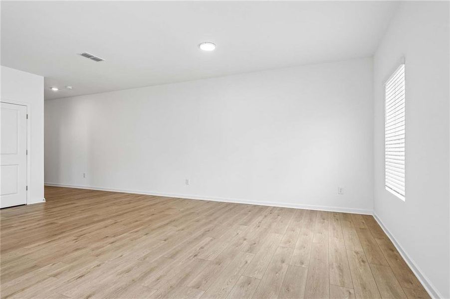 Spacious, unfurnished interior of a new home in Leydenview, Mableton (Image 18). Spacious, unfurnished interior of a new home in Leydenview, Mableton (Image 18).