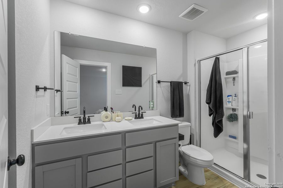Furnished interior view inside a new home in Mesa Vista, San Antonio (Image 15).