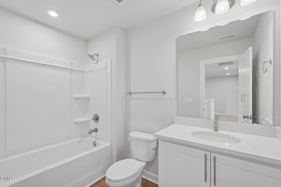 Tredenham 7_Bathroom 1_7.9.25_webready