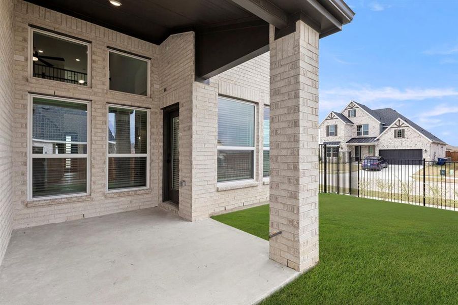 24_25. 1594 Melcer - Patio