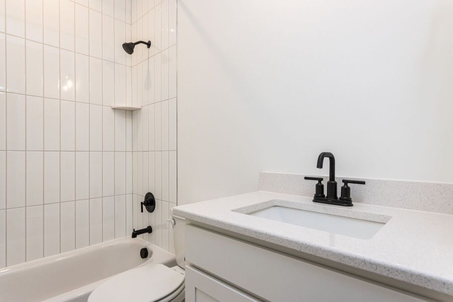 The Mosley - Bathroom The Mosley - Bathroom