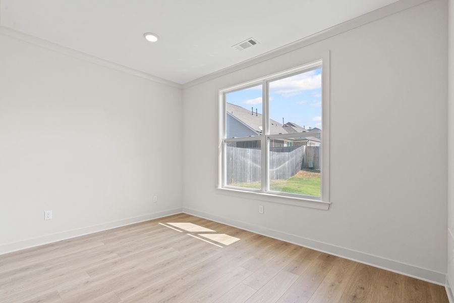 Spacious, unfurnished interior of a new home in White Oak, Arlington (Image 13). Spacious, unfurnished interior of a new home in White Oak, Arlington (Image 13).