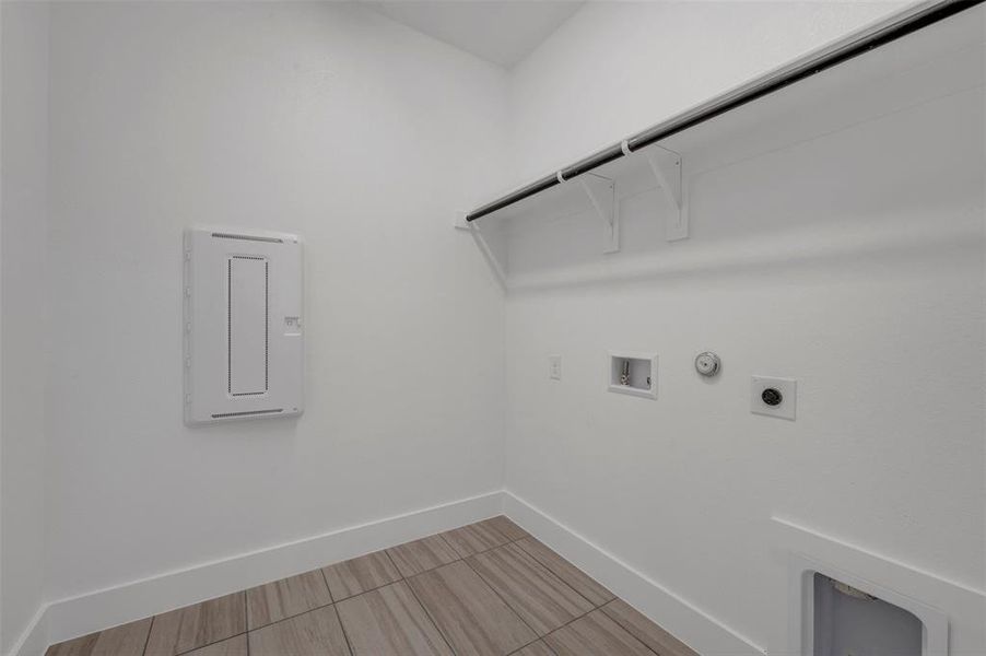 Spacious, unfurnished interior of a new home in Lilyana, Celina (Image 29).