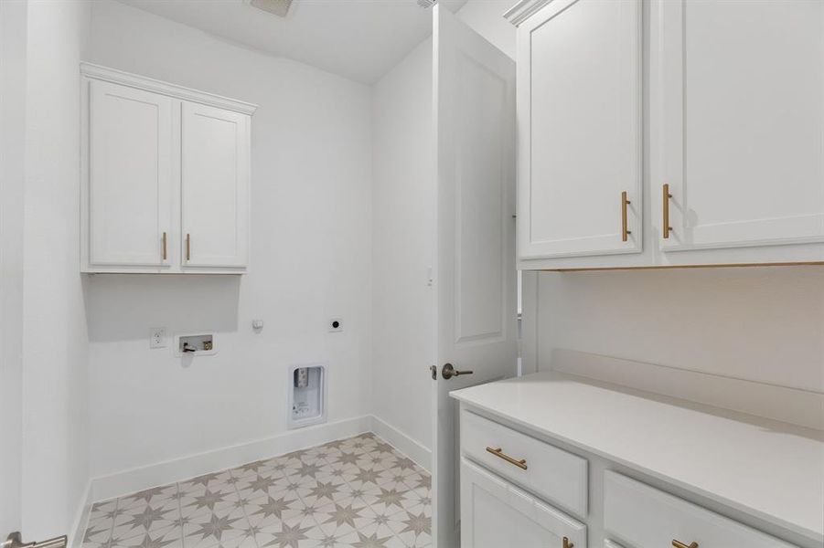 Furnished interior view inside a new home in , McKinney (Image 14).