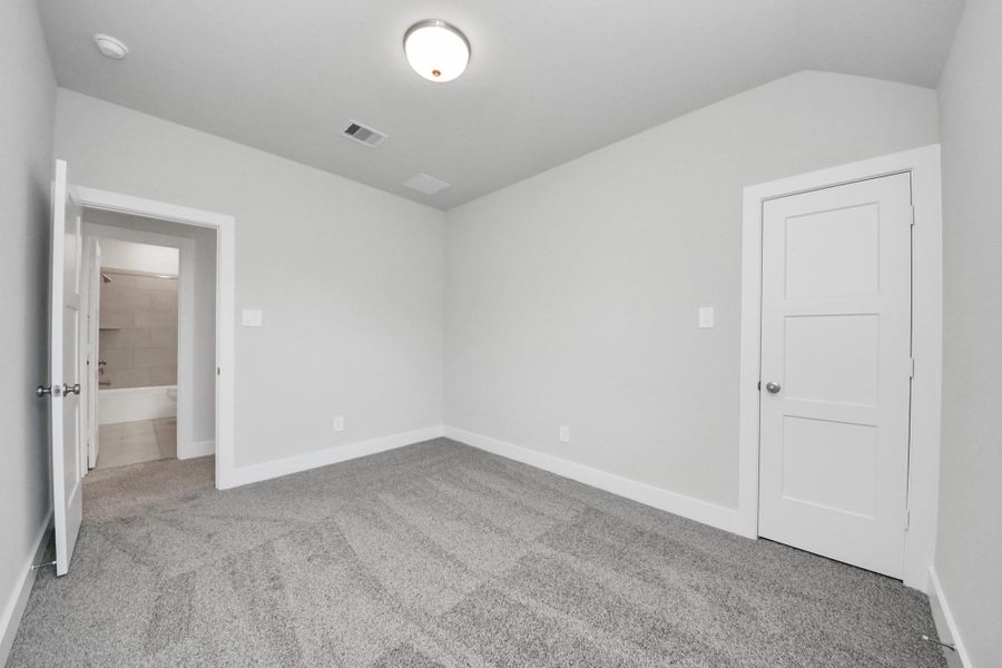 Spacious, unfurnished interior of a new home in Laurel Landing: Landmark Collection, Alvin (Image 16).