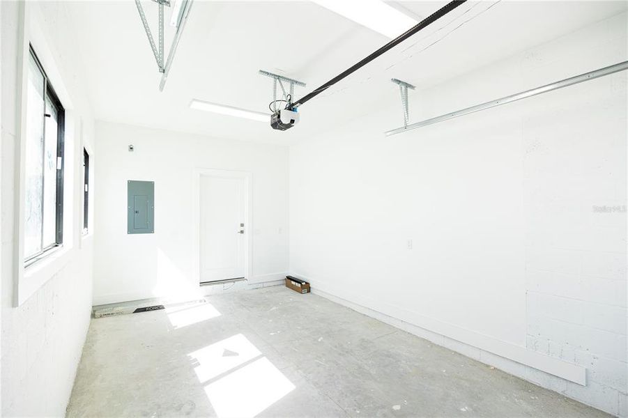 Spacious, unfurnished interior of a new home in , St. Petersburg (Image 60).