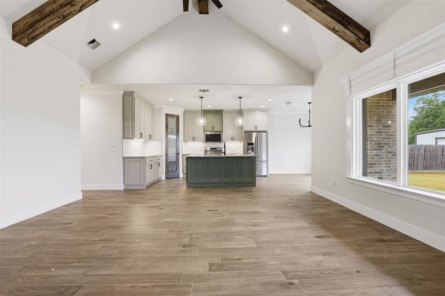 Spacious, unfurnished interior of a new home in , Granbury (Image 29).