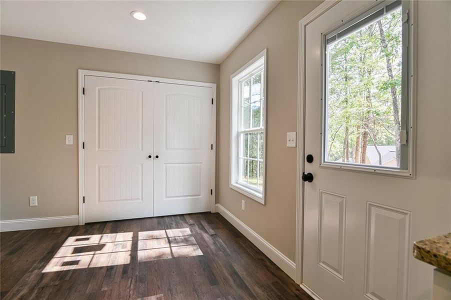 Spacious, unfurnished interior of a new home in , Dahlonega (Image 31).