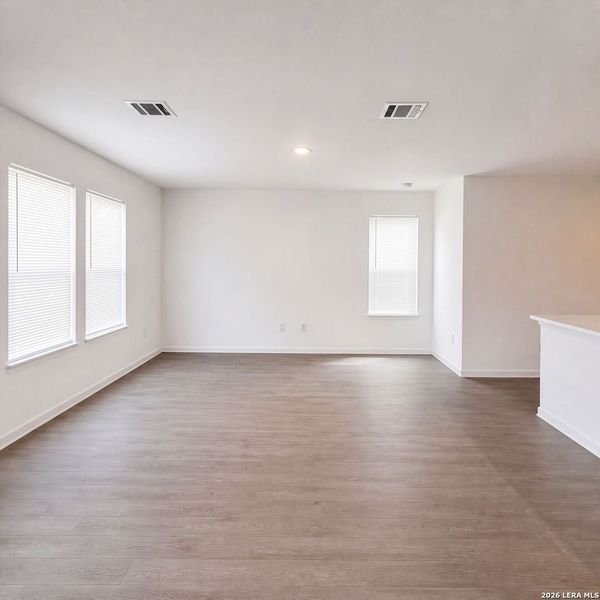 Spacious, unfurnished interior of a new home in Landon Ridge, San Antonio (Image 10).