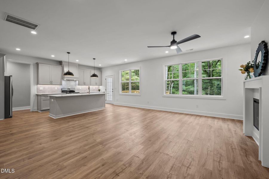 21-web-or-mls-P1086946