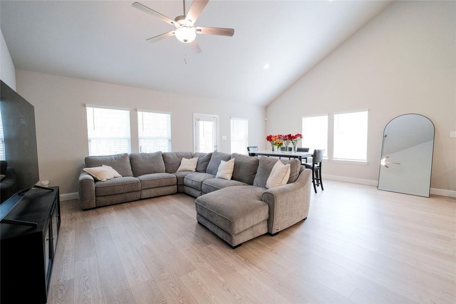 Furnished interior view inside a new home in Montgomery Oaks - Estate, Conroe (Image 18). Furnished interior view inside a new home in Montgomery Oaks - Estate, Conroe (Image 18).