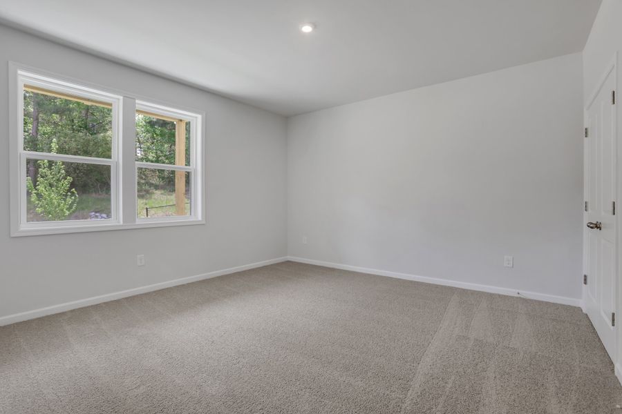 Spacious, unfurnished interior of a new home in Towne Village at Suwanee Dam, Sugar Hill (Image 20).