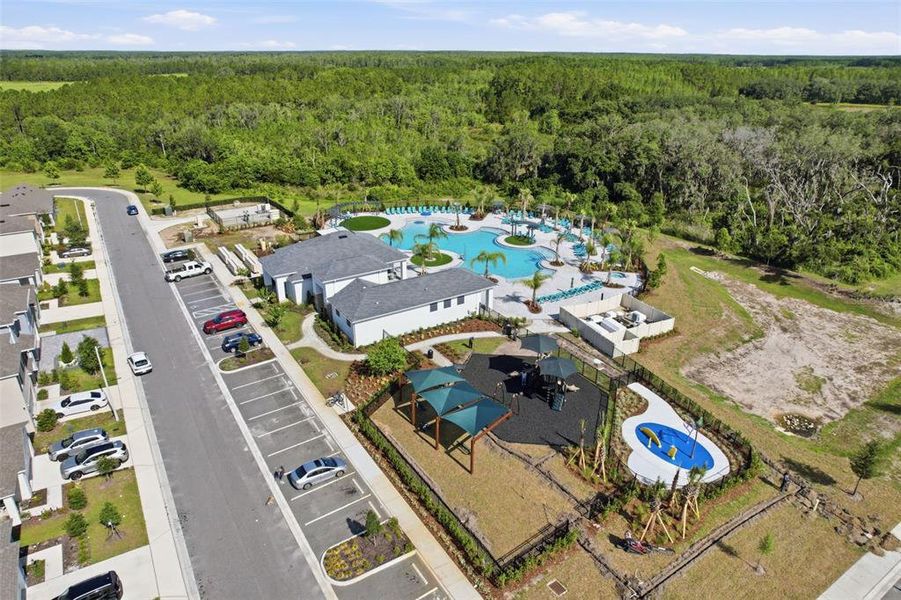 Community amenities in Cascades, Davenport (Image 35).
