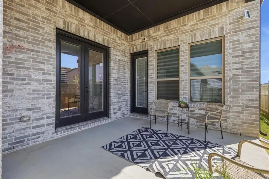 Exterior details and patio area of a home in , Northlake (Image 3).