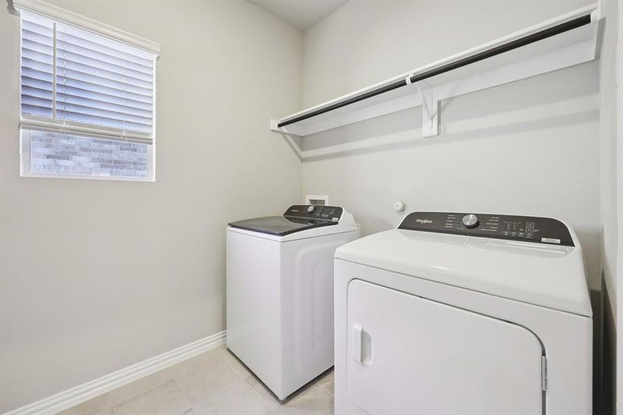 Close-up of interior finishes inside a home in Stonehaven, Seagoville (Image 19).