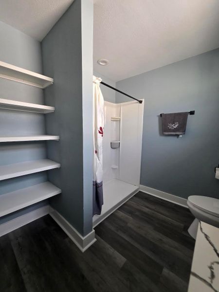 Spacious, unfurnished interior of a new home in , Cleveland (Image 7).