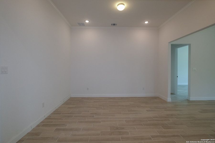 Spacious, unfurnished interior of a new home in Everly Estates, San Antonio (Image 26).