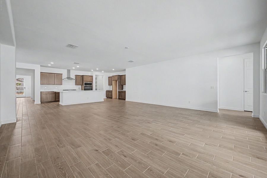 Spacious, unfurnished interior of a new home in Miravida, Surprise (Image 9). Spacious, unfurnished interior of a new home in Miravida, Surprise (Image 9).