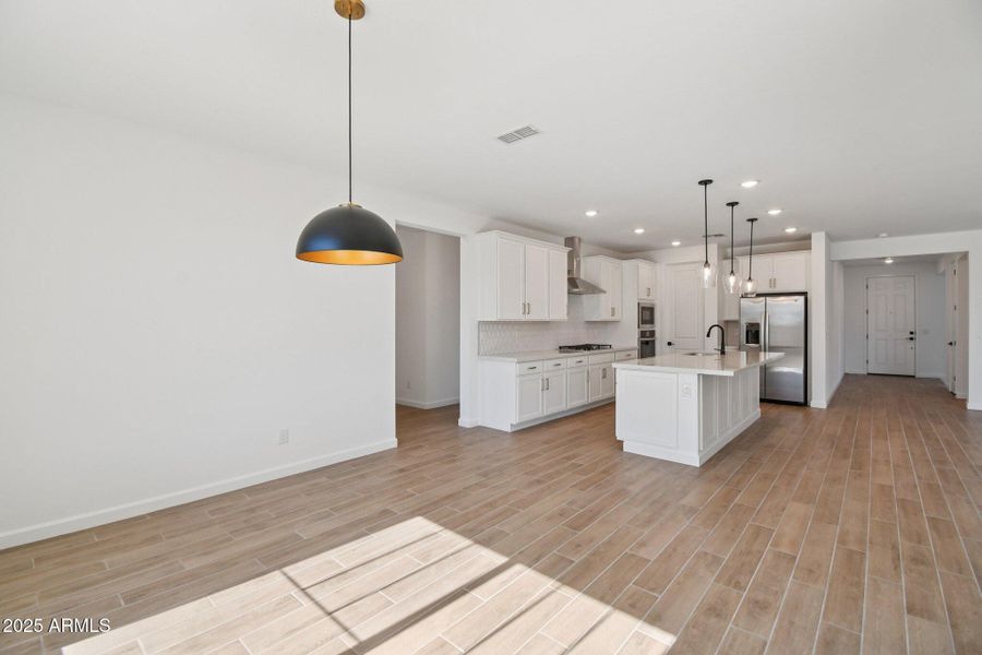 5-web-or-mls-E Saddle Way-S0111-005