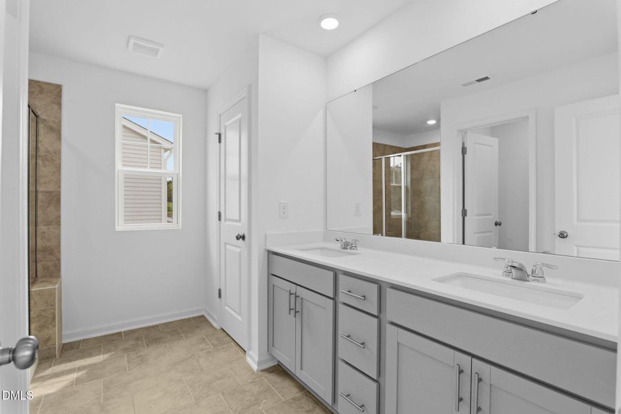 SUN_WesleyDowns_Pic_Davidson-3