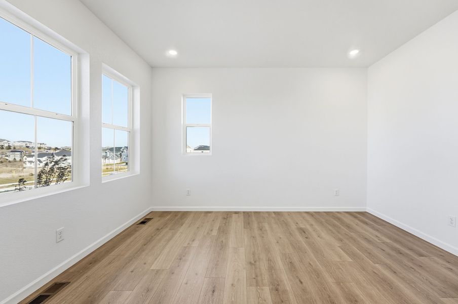 Spacious, unfurnished interior of a new home in Trailstone, Arvada (Image 14). Spacious, unfurnished interior of a new home in Trailstone, Arvada (Image 14).