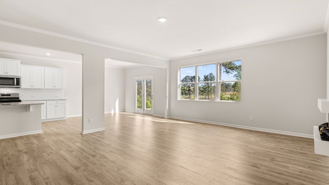Representative unfurnished interior of a home built from the Halton by D.R. Horton in Thompson Ridge, Dallas (Image 15).