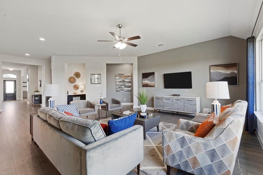 Furnished interior view inside a new home in Lakeview Pointe, Grand Prairie (Image 18).