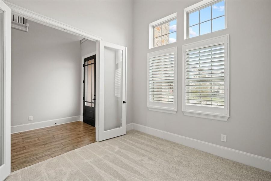 Image 21 of a home in Summit at Lake Travis.