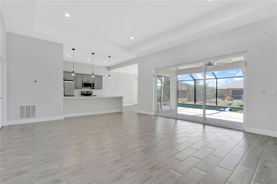 Spacious, unfurnished interior of a new home in , Cape Coral (Image 35).