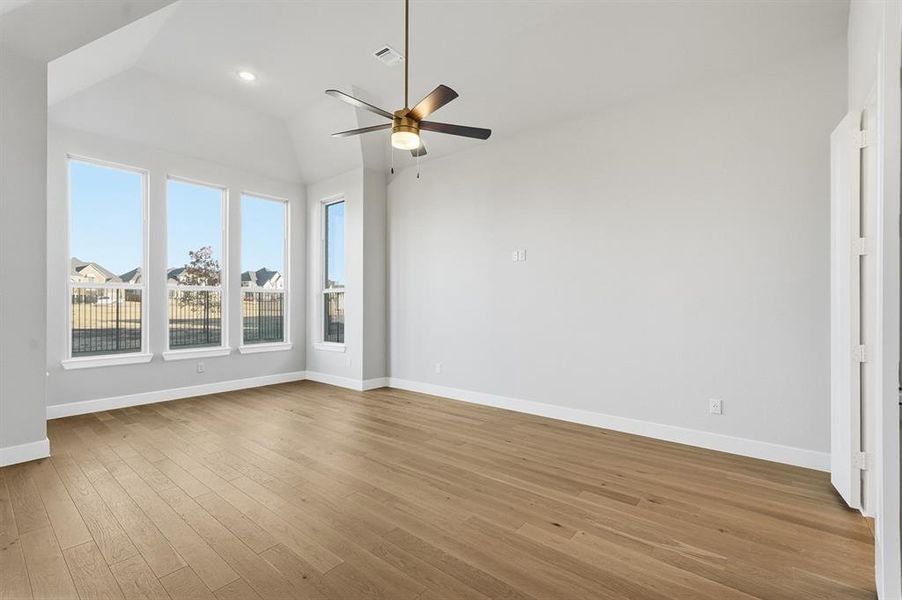 Spacious, unfurnished interior of a new home in Saddle Star Estates, Rockwall (Image 16).