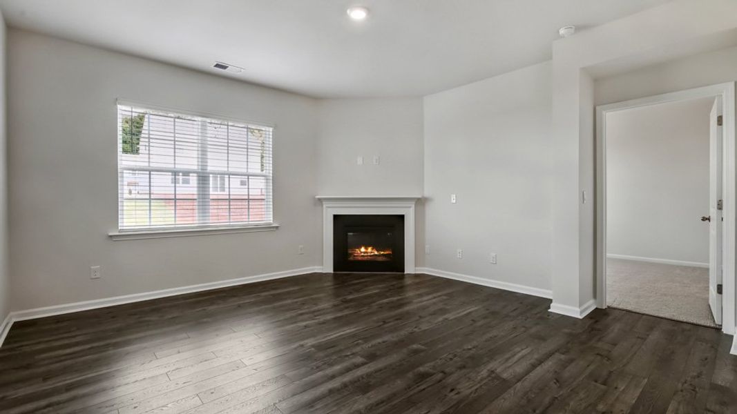 Spacious, unfurnished interior of a new home in Galvins Ridge, Sanford (Image 14).