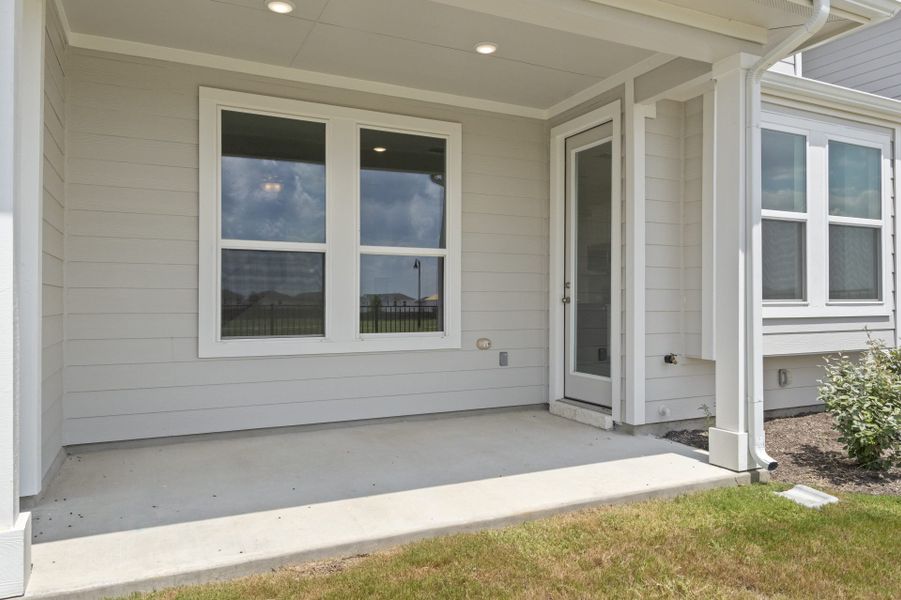 Exterior details and patio area of a home in Avery Centre, Round Rock (Image 3).