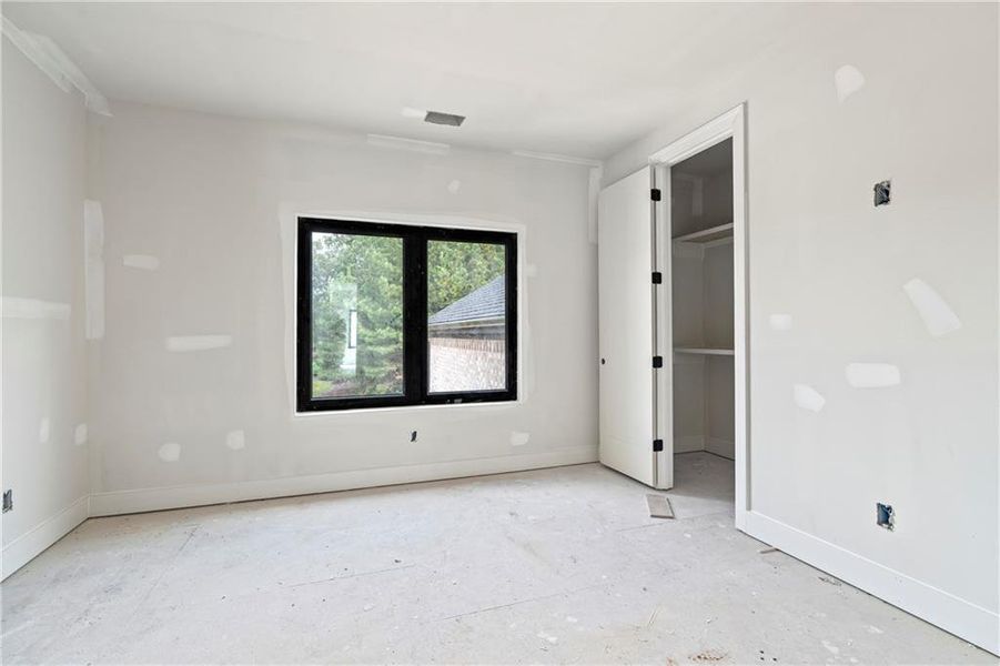Spacious, unfurnished interior of a new home in , Fairburn (Image 58).