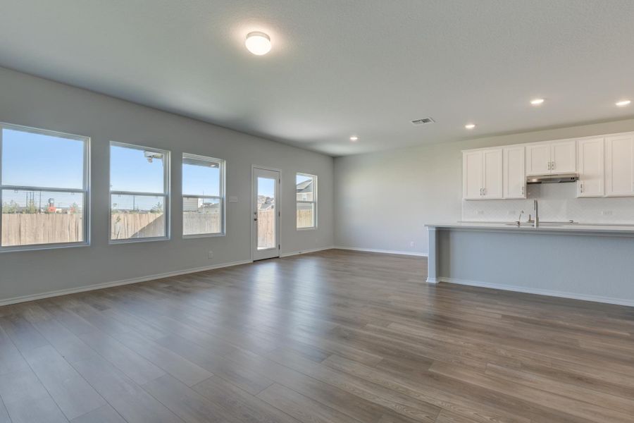 Representative unfurnished interior of a home built from the Alexis by Ashton Woods in Hennersby Hollow, San Antonio (Image 7).
