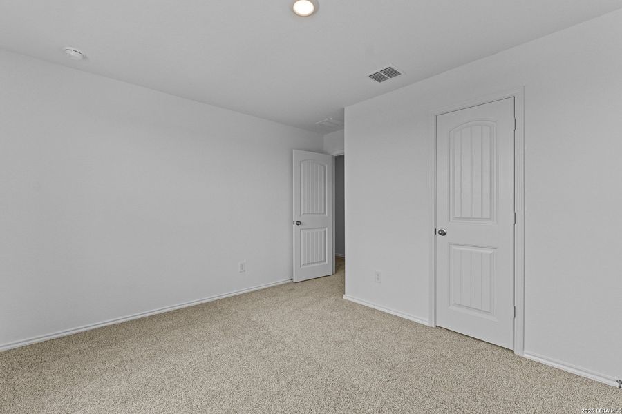 Spacious, unfurnished interior of a new home in Arroyo Ranch, Seguin (Image 38). Spacious, unfurnished interior of a new home in Arroyo Ranch, Seguin (Image 38).