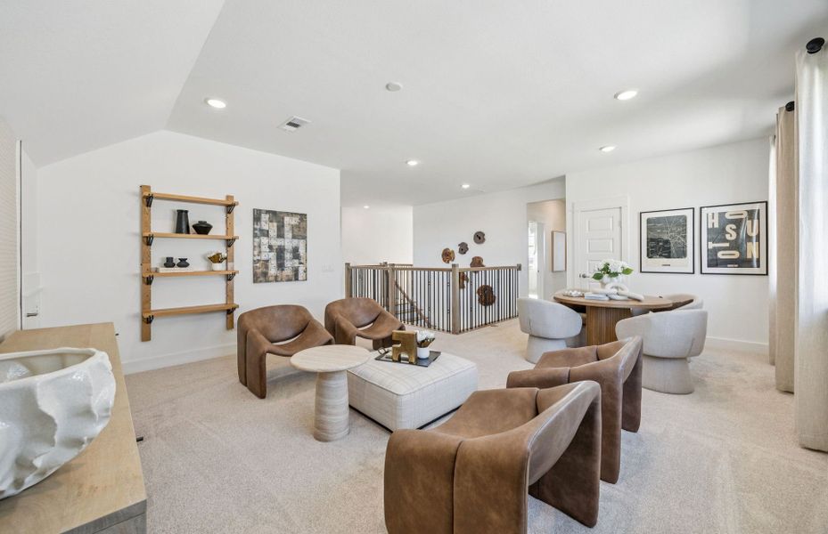 Representative furnished interior of a home built from the Gillett by Pulte Homes in Ryehill, Rosenberg (Image 17).