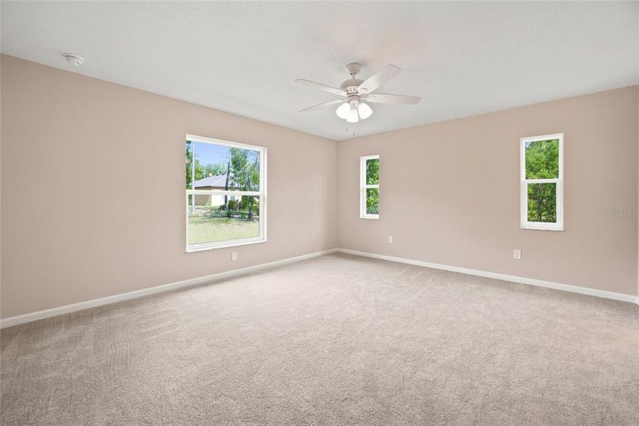 Spacious, unfurnished interior of a new home in , Citrus Springs (Image 20).