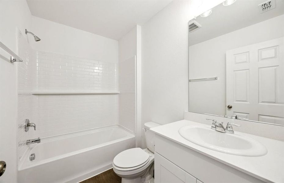 Spacious secondary bathroom