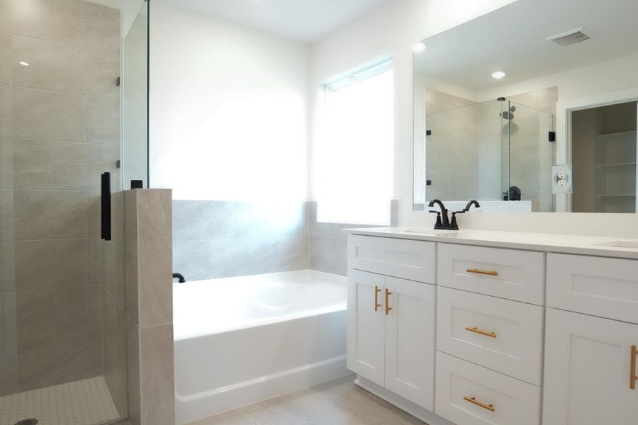 Furnished interior view inside a new home in Foxtail Palms, Manvel (Image 6).
