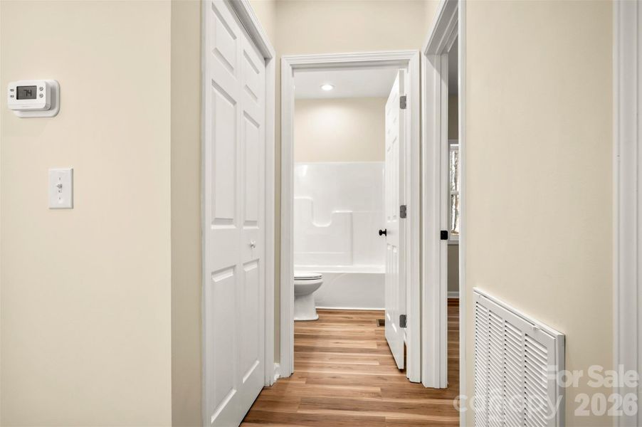 Spacious, unfurnished interior of a new home in , Bostic (Image 27).