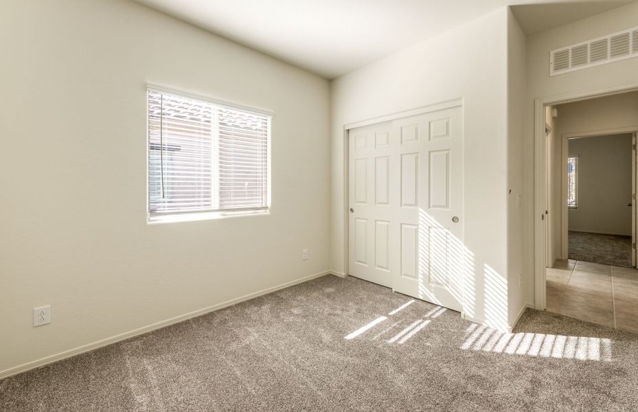 Spacious, unfurnished interior of a new home in Copper Falls, Buckeye (Image 14).