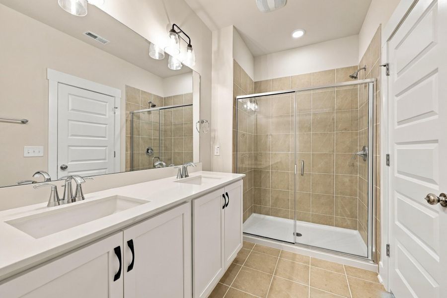 Furnished interior view inside a new home in Allen Park, Raleigh (Image 8).