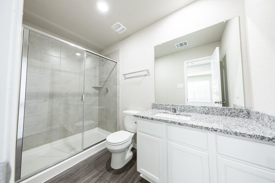 Furnished interior view inside a new home in Mackenzie Creek, Conroe (Image 7). Furnished interior view inside a new home in Mackenzie Creek, Conroe (Image 7).