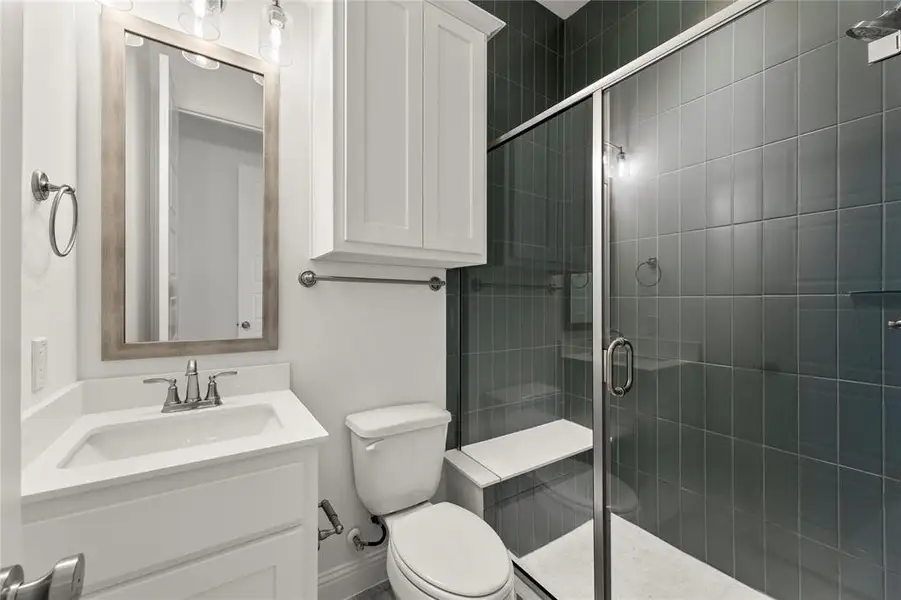 005. 1805 Gem - 2ND Bath