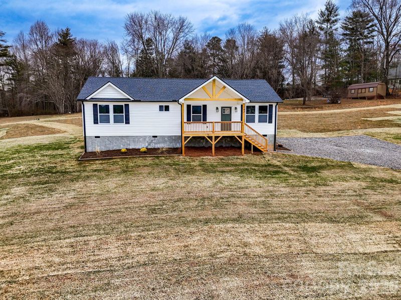 Exterior details and patio area of a home in , Alexander (Image 25).