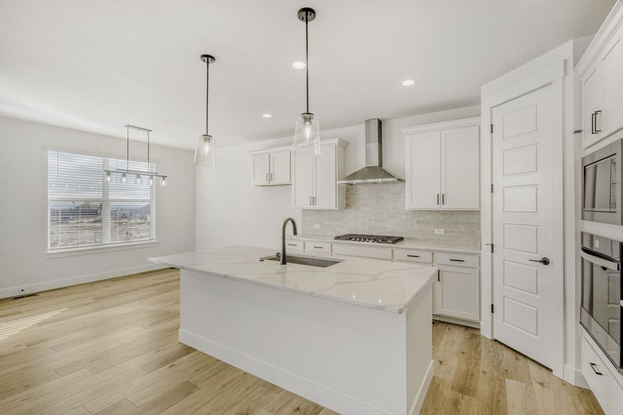 7983 Polson - Kitchen