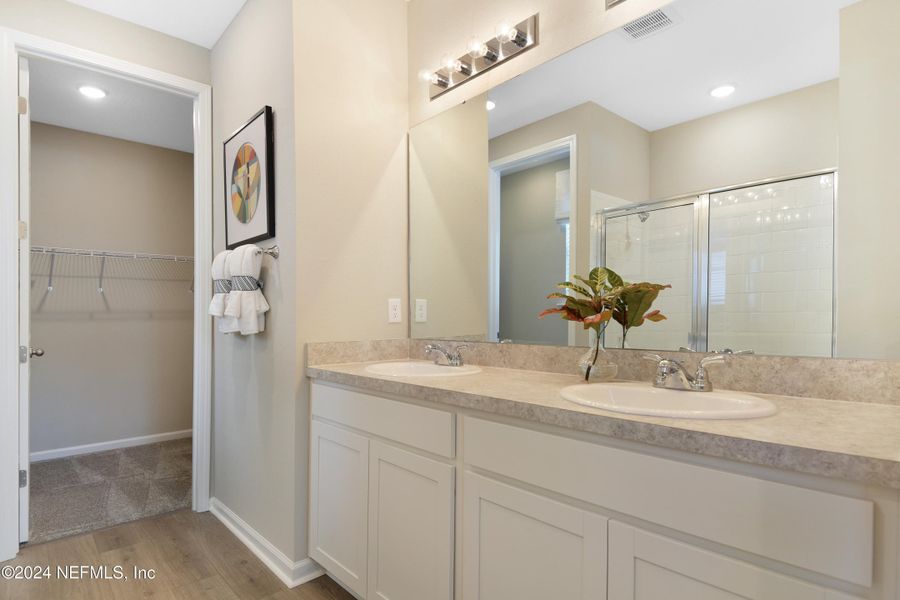 Furnished interior view inside a new home in Irongate, Jacksonville (Image 16).